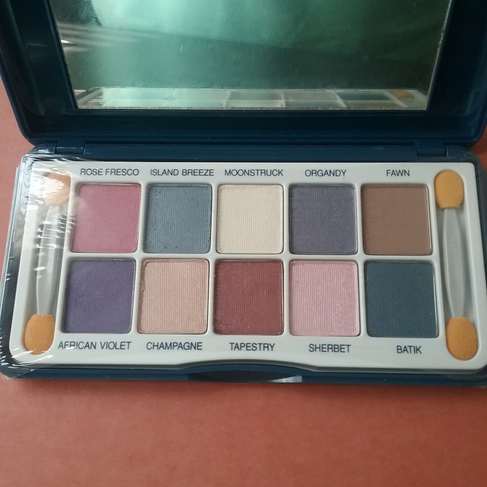Almay Eye Color Collection - Picture 3 of 3
